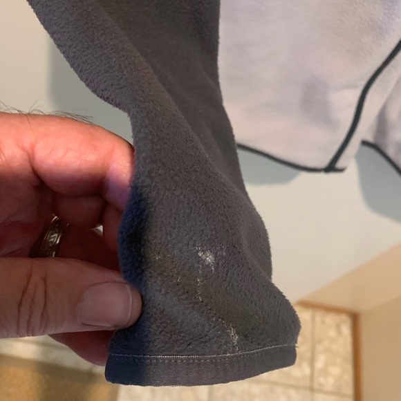 North Face black and gray fleece jacket. Full front zipper, size Large. - Picture 6 of 6